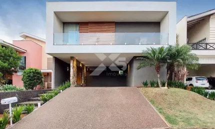 Royal Forest - Casa Alto Padrão à venda no Condomínio Royal Forest em Londrina. Porteira fechada com 360m² de área construída e 4 suítes.