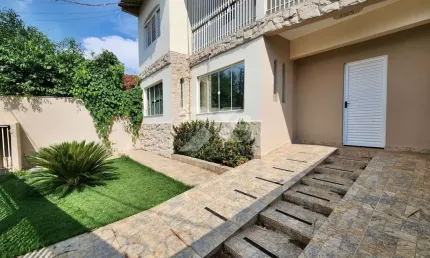 Casa com 4 quartos para alugar na Rua Guadalajara, Guanabara, Londrina