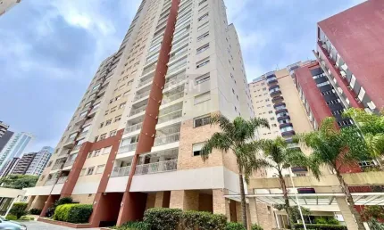 Apartamento moderno e mobiliado no coração do água verde - ed. magno 2 quartos (1 suíte) 2 vagas