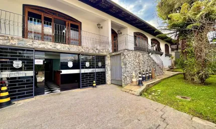 Casa versátil no boa vista: excelente para comércio ou residência com amplo terreno e zr3!