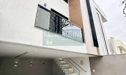 DESLUMBRE-SE COM O LUXO! CASA DE 3 QUARTOS À VENDA, 187M²
