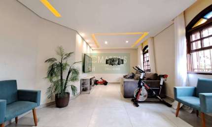 Casa à venda no Coração do Bairro Fernão Dias - BH !