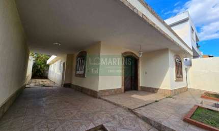 Casa com 4 Quartos e 3 Banheiros à Venda – 216m² – R$ 950.000 – Itapoã