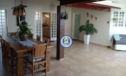 Sobrado com 4 dormitórios à venda, 245 m² por R$ 950.000,00 - Parque São Miguel - São José do Rio Preto/SP