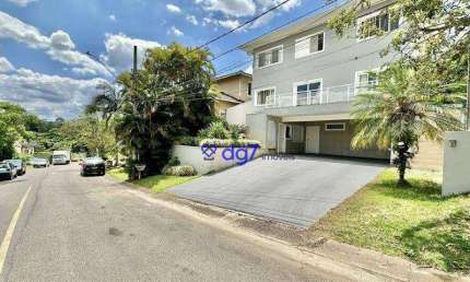 Casa em condomínio no Golf Village Granja Viana 4 dormitórios e 2 suítes e 6 vagas