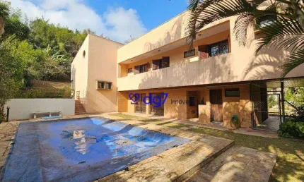 Casa em Condomínio Granja Viana 4 dormitórios e 10 vagas