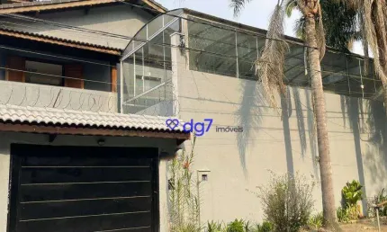 Casa com piscina no Condomínio Gramado - Granja Viana.