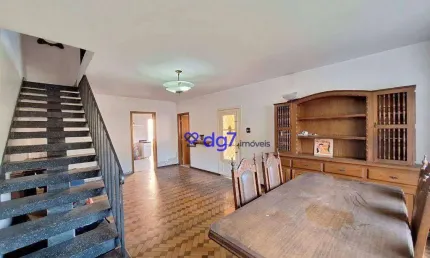 Sobrado com grande potencial e em ótima localização no jaguaré!