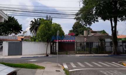 Casa com 3 quartos à venda no Centro, Jacareí  por R$ 2.450.000