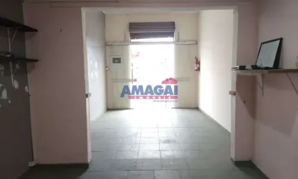 Sala comercial para alugar no São João, Jacareí  por R$ 1.600