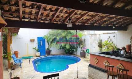 Casa com 3 quartos à venda no Jardim Mesquita, Jacareí  por R$ 920.000