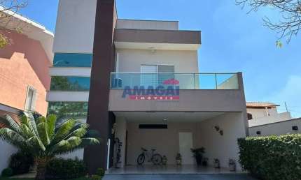 Casa em condomínio fechado com 3 quartos à venda no Jardim Crystal Park, Jacareí  por R$ 1.550.000