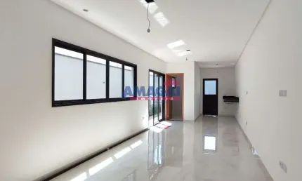 Casa com 3 quartos à venda no Jardim Califórnia, Jacareí  por R$ 650.000