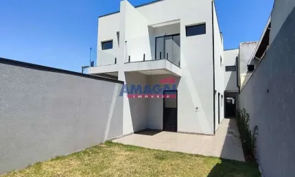 Casa com 3 quartos à venda no Jardim Califórnia, Jacareí  por R$ 650.000