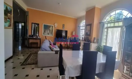 Casa com 4 quartos à venda no Jardim Terras de São João, Jacareí  por R$ 850.000