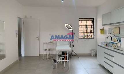 Sala comercial para alugar no Centro, Jacareí  por R$ 1.100