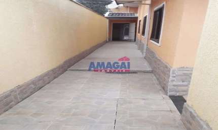 Casa com 3 quartos à venda na Cidade Salvador, Jacareí  por R$ 800.000