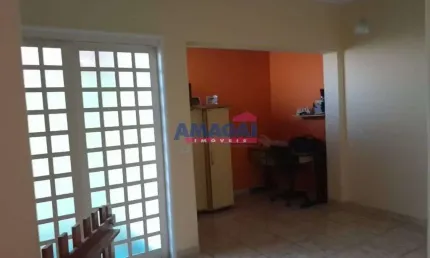 Casa com 3 quartos à venda no Jardim Paraíso, Jacareí  por R$ 510.000