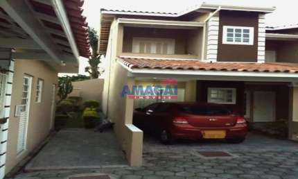 Casa em condomínio fechado com 2 quartos à venda na Cidade Jardim, Jacareí  por R$ 325.000