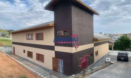 Casa em condomínio fechado com 5 quartos à venda no Jardim Terras de Santa Helena, Jacareí  por R$ 1.700.000