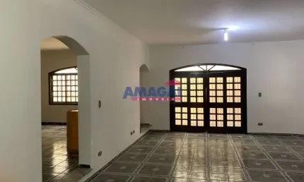 Casa com 4 quartos à venda no Jardim Santa Maria, Jacareí  por R$ 780.000