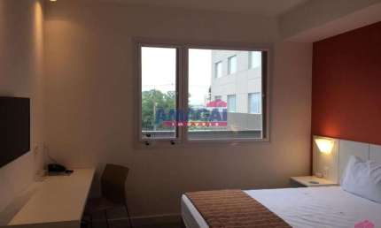Flat com 1 quarto à venda no Jardim Primavera, Jacareí  por R$ 200.000