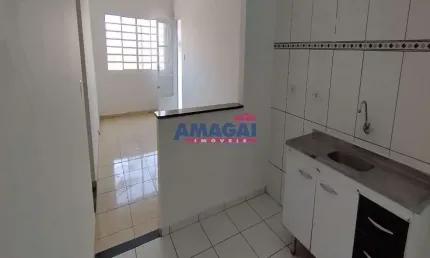 Casa com 2 quartos à venda no Parque dos Príncipes, Jacareí  por R$ 260.000