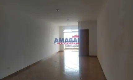 Sala comercial para alugar no Residencial Parque dos Sinos, Jacareí  por R$ 1.400