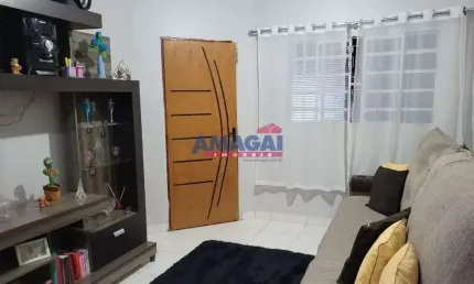 Casa com 3 quartos à venda no Parque Imperial, Jacareí  por R$ 290.000