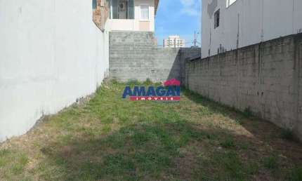 Terreno à venda no Loteamento Villa Branca, Jacareí  por R$ 379.990