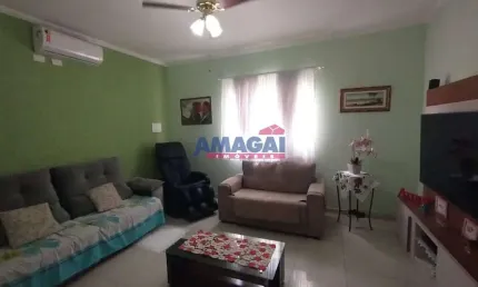 Casa com 3 quartos à venda no Loteamento Villa Branca, Jacareí  por R$ 850.000
