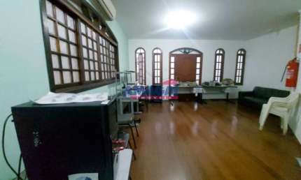 Casa com 4 quartos à venda no Parque Industrial, São José dos Campos  por R$ 900.000