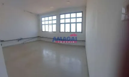 Barracão / Galpão / Depósito para alugar no Jardim Santa Maria, Jacareí  por R$ 30.000