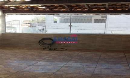 Casa com 3 quartos à venda no Centro, Jacareí  por R$ 330.000