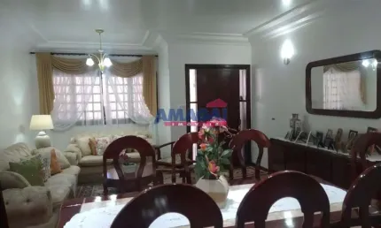 Casa com 2 quartos à venda no Jardim São José, Jacareí  por R$ 450.000