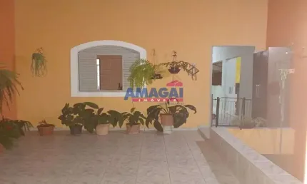 Casa com 4 quartos à venda na Cidade Salvador, Jacareí  por R$ 450.000