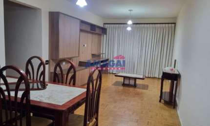 Apartamento com 3 quartos para alugar no Centro, Jacareí  por R$ 1.800