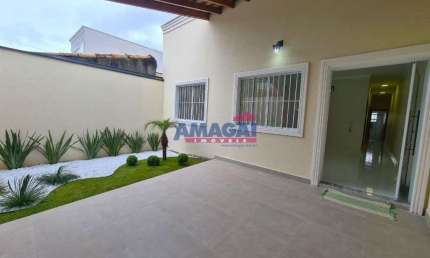Casa com 3 quartos à venda no Loteamento Villa Branca, Jacareí  por R$ 780.000