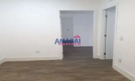 Sala comercial à venda no Centro, Jacareí  por R$ 390.000