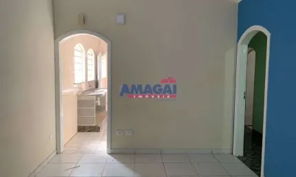 Casa com 2 quartos à venda no Parque Itamarati, Jacareí  por R$ 290.000