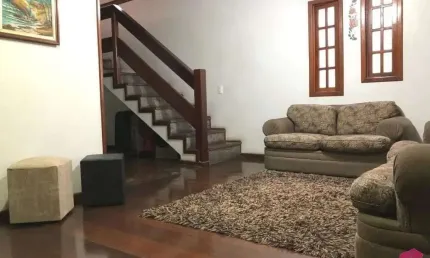 Casa com 5 quartos à venda no Jardim Flórida, Jacareí  por R$ 730.000