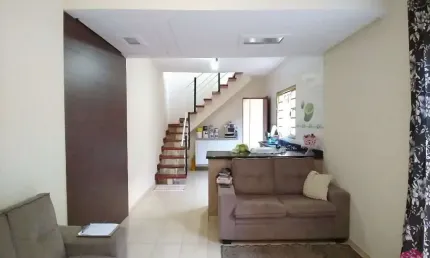 Casa com 3 quartos à venda no Parque dos Príncipes, Jacareí  por R$ 385.000