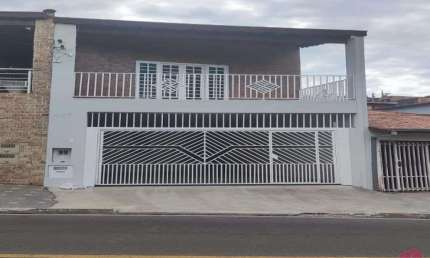 Casa com 3 quartos à venda na Vila Formosa, Jacareí  por R$ 550.000