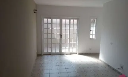 Casa com 1 quarto à venda no Jardim Bela Vista, Jacareí  por R$ 380.000
