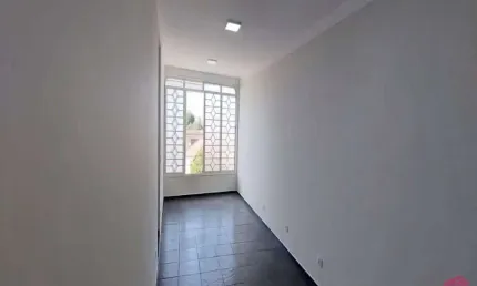 Sala comercial para alugar no São João, Jacareí  por R$ 700