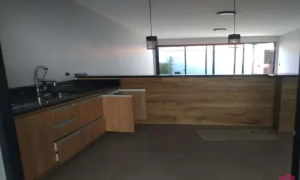 Casa com 3 quartos à venda no Jardim Siesta, Jacareí  por R$ 800.000