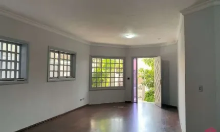 Casa com 3 quartos à venda no Jardim América, Jacareí  por R$ 750.000