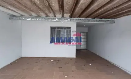 Casa com 2 quartos à venda na Vila Martinez, Jacareí  por R$ 280.000