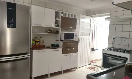 Casa com 4 quartos à venda no Centro, Jacareí  por R$ 480.000