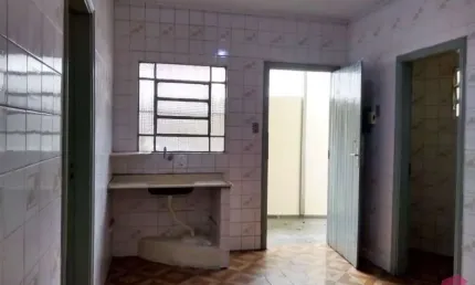 Casa com 4 quartos à venda no São João, Jacareí  por R$ 690.000